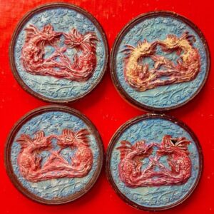 สาริกาป้อนเหยื่อ