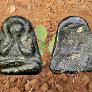 พระปิดตาเนื้อครั่งพุทรา