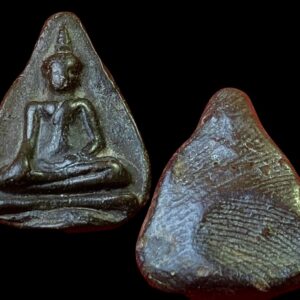 พระนางกำแพงกลีบบัวพิมพ์เศียรโต กำแพงเพชร