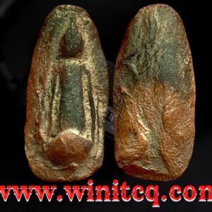 พระกำแพงเปิดโลกเม็ดทองหลาง (ยืนตอฐานยื่น) กรุวัดพิกุล กำแพงเพชร