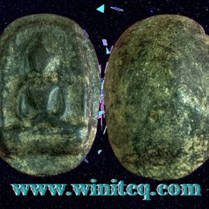 พระกำแพงซุ้มกอพิมพ์กลางไม่ตัดปีก กรุวัดพิกุล กำแพงเพชร