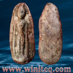 พระกำแพงเปิดโลกเม็ดทองหลางกรุวัดพระแก้ว กำแพงเพชร