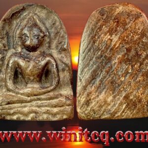 พระกำแพงซุ้มกอพิมพ์ใหญ่ลายกนกกรุวัดพิกุล กำแพงเพชร