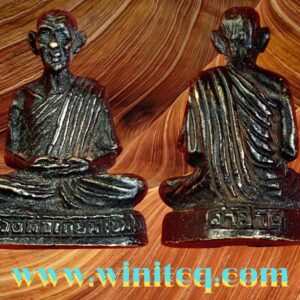 พระรูปหล่อครบ 6 รอบหลวงพ่อเกษม สุสานไตรลักษณ์ ลำปาง